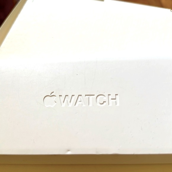 Apple iWatch Series 6 Gold Stainless Steel Case 44mm - Picture 2 of 15